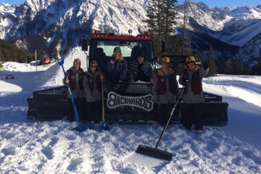 Backyards Brandnertal Team | © Bergbahnen Brandnertal Das Team vom Backyards Brandnertal Winter 2017. | © Bergbahnen Brandnertal